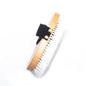 Chine Vente en gros Logo personnalisé Brosse en bois pour le corps du cheval Produits de soin du cheval Brosse de toilettage pour chevaux