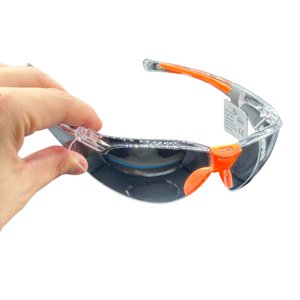 แว่นตานิรภัยกันฝ้า กันรอยขีดข่วน ทนสารเคมี มาตรฐาน ANSI Z87.1 แบบครึ่งกรอบ สามสี สำหรับงานก่อสร้าง - Product Image 4