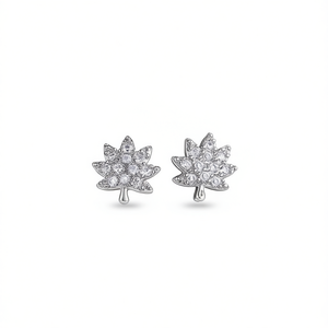 Boucles d'oreilles élégantes en forme de feuille d'érable, argent 925, sertissage pavé de cristaux, bijoux classiques pour femmes, à porter tous les jours - Product Image 1