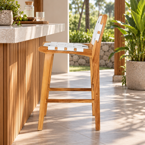 Tabouret de bar moderne en bois avec dossier et assise en similicuir blanc tressé, chaise de salle à manger d'extérieur au design contemporain - Product Image 1