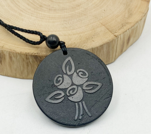 Vente en gros de pierres de cristal de guérison, pendentif artisanat de sculpture en shunite naturelle pour amérique et Europe pop - Product Image 6