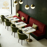 Ensemble de mobilier moderne et durable pour café, restaurant, avec table demi-cercle incurvée en marbre, banquette et chaise