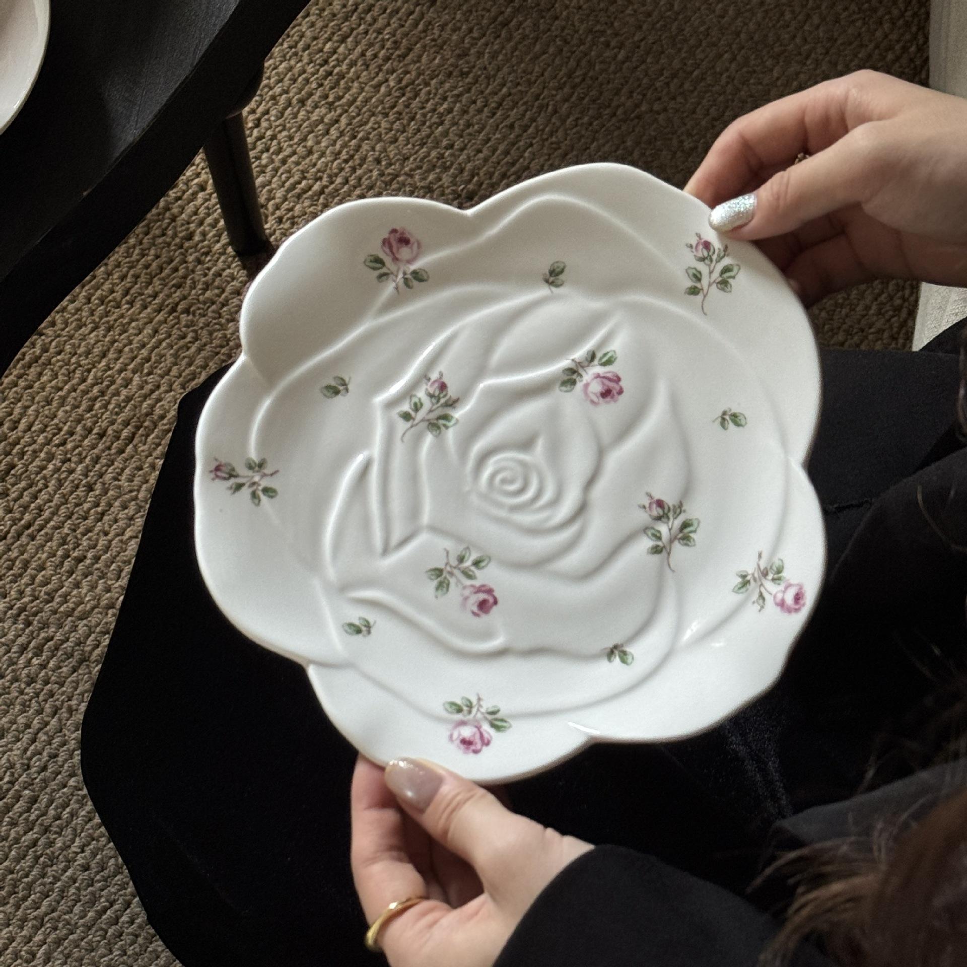 Rose plate, 8 inches