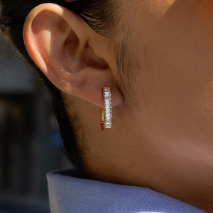 Pendientes <span class=keywords><strong>de</strong></span> Aro Rectangulares <span class=keywords><strong>de</strong></span> Acero Inoxidable Brillante con Diamantes, Pendientes Huggie para Mujer - Product Image 1