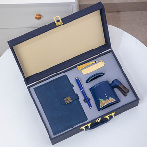 Juego de Regalo Ejecutivo 4 en 1 de Alta Calidad, Estilo Ligero y Lujoso, con Bolígrafo, Taza de Cerámica, USB, Libreta, Caja de Regalo Portátil Personalizable - Product Image 1