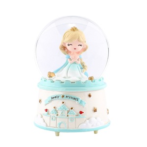 Globe d'eau en verre à base <span class=keywords><strong>de</strong></span> résine à taille et motif personnalisés Décoration <span class=keywords><strong>de</strong></span> boule à neige princesse <span class=keywords><strong>de</strong></span> conte <span class=keywords><strong>de</strong></span> fées fantastique - Product Image 5