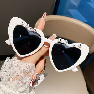 Lunettes lumineuses en forme de cœur pour future mariée, idéales pour les enterrements de vie de jeune fille, décorations de fête et accessoires photo de mariage - Product Image 4