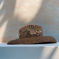 Chapeau de cowboy tissé style western marron avec fleur en strass et bande en cuir, idéal pour festivals de musique et fêtes personnalisées pour adultes - Vente en gros
