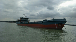 เรือบรรทุกโคลน550m เหล็กแบบแยกสำหรับโครงการขุดลอกแม่น้ำคลองแบบกำหนดเอง - Product Image 3