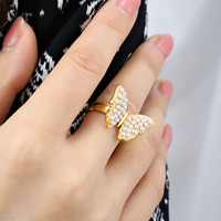 Bague Papillon Micro-Pavée Tendance pour Femme, Bijou de Luxe Minimaliste au Design Original, Idéal pour un Cadeau d'Anniversaire