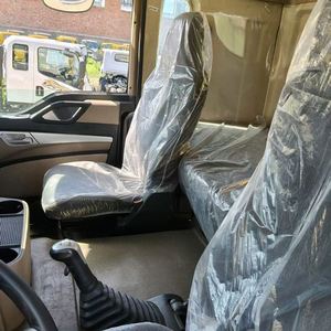Vehículo de Transporte y Elevación Sinotruck 6*4 Equipado con Grúa Montada en Camión de 12 Toneladas para Elevación Mecánica - Product Image 6