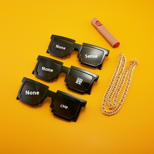 Shake Tone Mosaic <span class=keywords><strong>Gafas</strong></span> Coloridas <span class=keywords><strong>Gafas</strong></span> <span class=keywords><strong>de</strong></span> <span class=keywords><strong>Sol</strong></span> <span class=keywords><strong>de</strong></span> moda para fiestas My World Personality Pixel Shades - Product Image 5