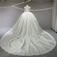 Robe de mariée de maternité grande taille en satin ivoire, coupe princesse, col montant, manches longues, avec appliques de dentelle, sequins, nœud et effet illusion, taille naturelle