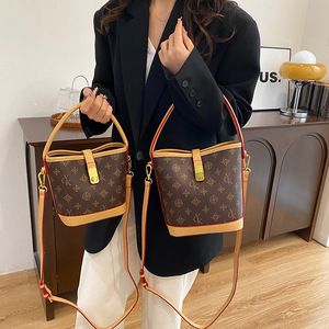 Bolsos de mano de cuero genuino de diseñador de lujo para mujer, elegantes bolsos cruzados de cuero para mujer, bolsos de mano modernos para damas - Product Image 3
