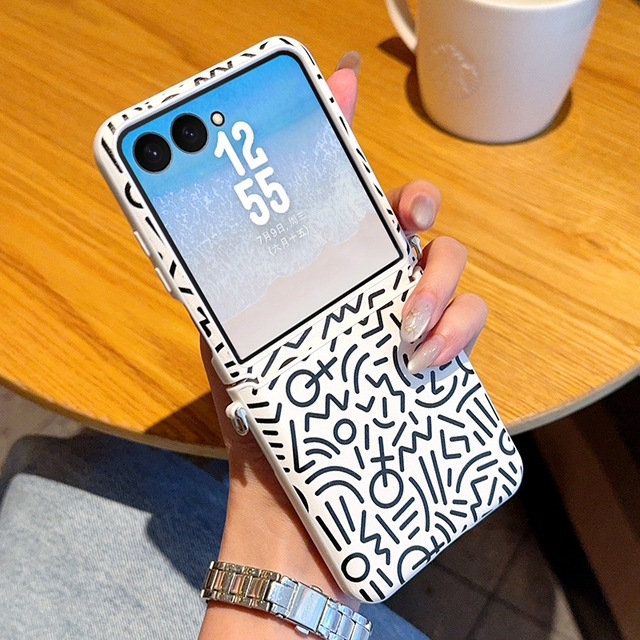 Creative Graffiti Pattern Folding Phone Case With Pearl Bracelet Comfortable Touch Shock-Resistant Anti-Scratch Protective Cover