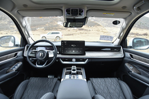 Nuevo SUV GWM Tank 500 3.0T de 5 asientos, modelo 2023, con interior claro y llantas R18, a precio económico. - Product Image 5