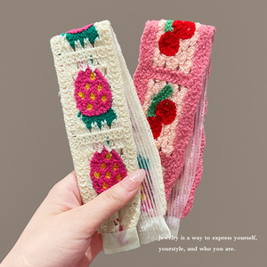 BELLEWORLD Bandeau élégant fait main en tricot brodé de fleurs, en tissu, avec franges, 38 cm, pour femmes - Product Image 3