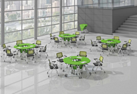 Étudiant de l'école moderne en bois discuter réunion activité de conférence bureau de formation pliant Table de formation pliable roues whth