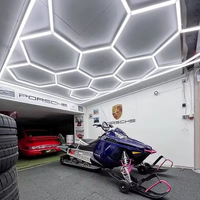 Lampu LED Heksagonal Etop Hexagrid Tegangan Lebar 110V 220V, Dapat Disambung, Pemasangan di Permukaan, untuk Garasi, Bengkel, Gym, dan Toko Detailing