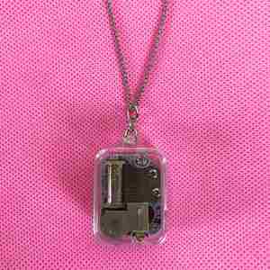 Collier pendentif boîte à musique, cadeau créatif, porte-clés en acrylique, mini porte-clés musical rotatif Château dans le ciel - Product Image 3