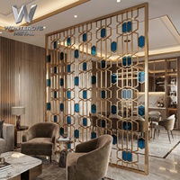 Cloison de séparation moderne en acier inoxydable 304 et acrylique cristal pour la conception d'intérieurs d'hôtels, restaurants et bureaux