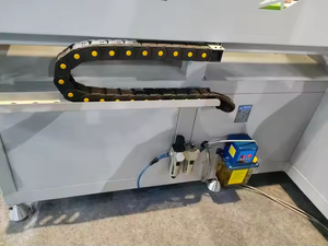 Scie à découper les coins de haute performance pour la découpe d'éléments d'angle de portes et de fenêtres en aluminium - Product Image 6