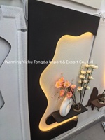Art mural LED en pierre de grès noire et beige de luxe |   Lampe d'angle abstraite, texture mate avec vase en plastique pour hôtels, villas