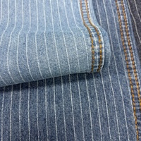 Tissu en denim jacquard à rayures verticales avec motif texturé pour jeans, vestes et vêtements de mode
