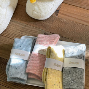 <span class=keywords><strong>2026</strong></span> नई भारी नरम आरामदायक हिकिंग बूट ऊन मोजे महिलाओं के लिए सुपर मोटी थर्मल गर्म चालक दल की लंबाई प्रतिदिन महिला विरोधी पर्ची बुने की - Product Image 3