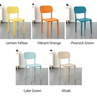Chaise de restaurant moderne en plastique écologique, empilable, résistante, imperméable, avec logo couleur personnalisé, pour usage commercial