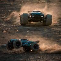 Voiture de course tout-terrain RC professionnelle en métal 4x4 sans balais haute vitesse, vitesse 50-70 KM/H