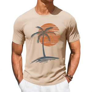 Camiseta de Manga Corta Beige para Hombre con Estampado de Palmeras al Atardecer, Cuello Redondo, Corte Regular Informal, 100% Algodón Jersey Transpirable - Product Image 1