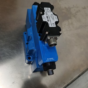 วาล์วปรับสัดส่วน Eaton Vickers รุ่น KBFDG4V-3-33C07N-Z-M1-PC7-H7-12 อุปกรณ์ควบคุมไฮดรอลิก - Product Image 3