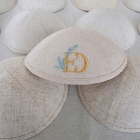 Top Kipot personalizado Metal bordado letras y hojas Kippa de lino, Ahava judío, Kippot personalizado para bodas y Bar Mitzvahs