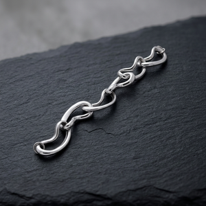 กำไลข้อมือเงินแท้ 925 ดีไซน์โค้งมนแบบมินิมอล - Product Image 1
