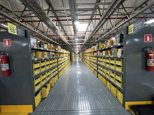 仓库夹层系统是利用垂直空间增加仓库容量的经济高效的解决方案。 - Product Image 3