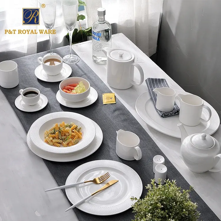 Commercio all'ingrosso di alta qualità 2020 elegante hotel sala banchetto ristorazione stoviglie set di porcellana bianca set di cena stoviglie set di cena