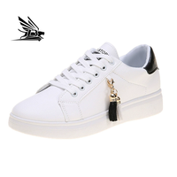 Baskets décontractées classiques blanches pour femmes, style coréen, basses, plates, à lacets, avec semelle intérieure en maille, idéales pour l'été et la course à pied