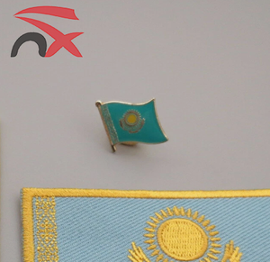 Fabrikdesign Metall-Souvenir-Geschenke Patriotischer Kasachstan-Nationalabzeichen-Anstecker für Kleidung und Hüte - Product Image 4