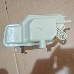 Réservoir d'expansion Hyundai 25430-26410 en plastique à visser pour système de refroidissement Santa Fe, pièce de rechange - Product Image 3