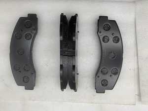 Plaquettes de frein en céramique D1414 Matériau semi-métallique NAO Bonne performance pour freins GAC Premium Cars - Product Image 5