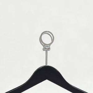 Cintres en <span class=keywords><strong>bois</strong></span> <span class=keywords><strong>antivol</strong></span> personnalisés avec logo pour hôtel, avec anneau de sécurité pour costumes - Product Image 3