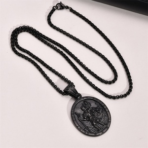 Collar con Colgante de San Cristóbal, Joyería Retro Redonda de Acero Inoxidable - Product Image 4