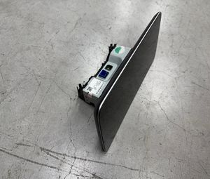 <span class=keywords><strong>La</strong></span> nouvelle console <span class=keywords><strong>centrale</strong></span> multimédia de haute qualité de <span class=keywords><strong>la</strong></span> série <span class=keywords><strong>C</strong></span> W205 est équipée d'un écran LED pour <span class=keywords><strong>Mercedes</strong></span>-Benz. - Product Image 6