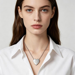 <span class=keywords><strong>Collana</strong></span> con Ciondolo a Cuore con <span class=keywords><strong>Lettera</strong></span> <span class=keywords><strong>G</strong></span> Incisa in Acciaio al Titanio, Design Ispirato - Product Image 6