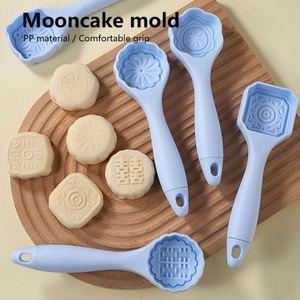 Moules de pressage en plastique alimentaire 5 pièces, très demandés, démoulage et nettoyage faciles avec trou de suspension, lavage à la main uniquement pour la cuisine - Product Image 1