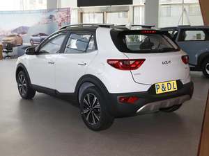 Kia Stonic Facelift Sunroof Edition 1.4L Auto SUV 2021 2022 LHD Mobil Bekas China Grosir Surat Lengkap - Product Image 5
