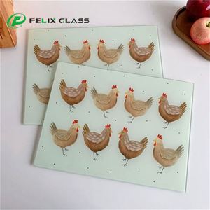 Planche à découper en verre trempé OEM lisse 30*40cm, sublimation, écologique, antibactérien, 4mm d'épaisseur - Product Image 3