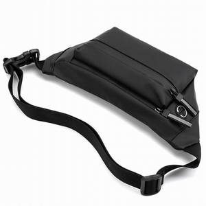 Sac banane de sport en nylon imperméable avec logo personnalisé, fermeture éclair antivol, pour activités de plein air et course à pied - Product Image 2