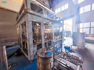 Macchina Imbottigliatrice Isobarica Monoblocco ad Alta Velocità per Birra, Attrezzatura Automatica in Acciaio Inox per Riempimento Bottiglie di Vetro su Piccola Scala - Product Image 4